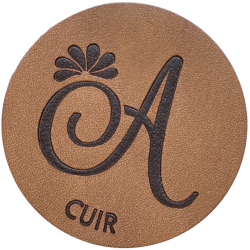 Ecussons Cuir Personnalisés | Gravure & Relief dès 1 Pièce
